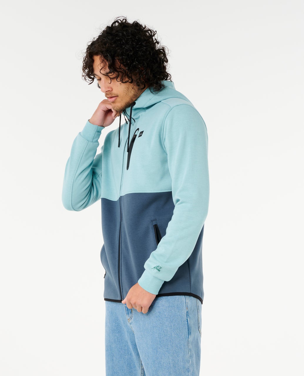 CFEDB9_3038_2_1759151884000